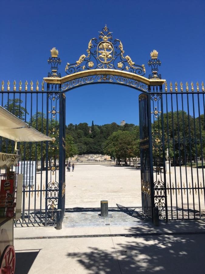 La Chambre Haute Et Son Spa Nimes Exterior photo